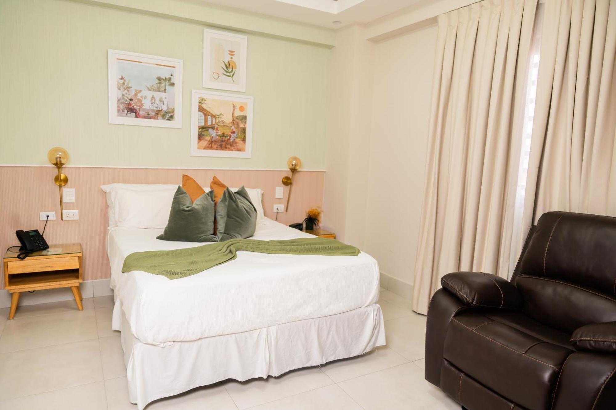 Hotel Stay Here Suites Santo Domingo Dış mekan fotoğraf