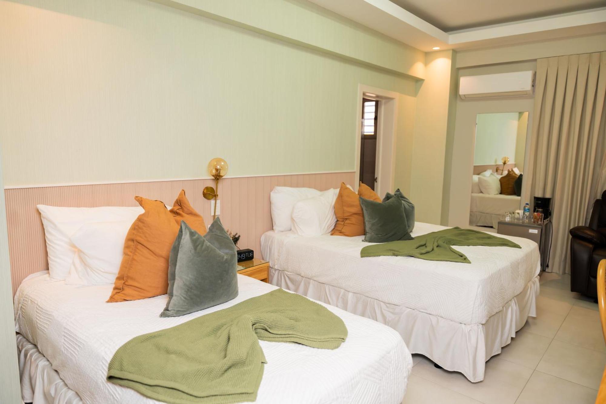 Hotel Stay Here Suites Santo Domingo Dış mekan fotoğraf